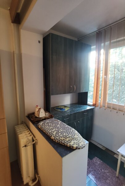 Titan, Piata Minis, metrou Costin Georgian