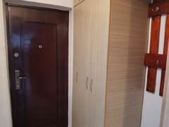 Titan, Piata Minis, metrou Costin Georgian